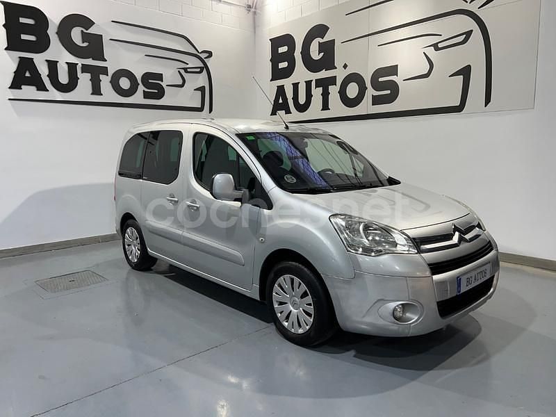 Gris / plata Usado 2010 Citroën Berlingo Monovolumen | 5999 € (Un poco caro) - Imagen 1/4