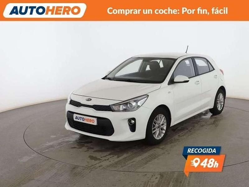 Usado Kia Rio 101 CV (74 kW) 2020 Blanco Berlina
