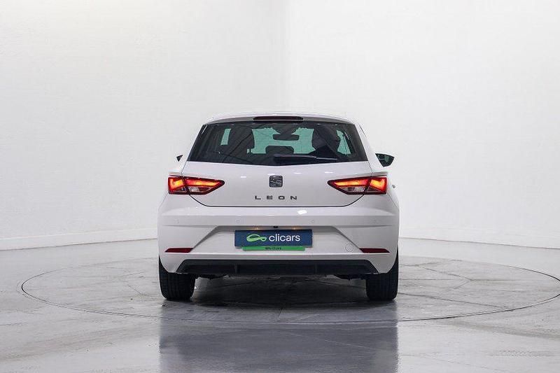 Usado Seat Leon Style 115 CV (84 kW) 2019 Blanco Berlina
