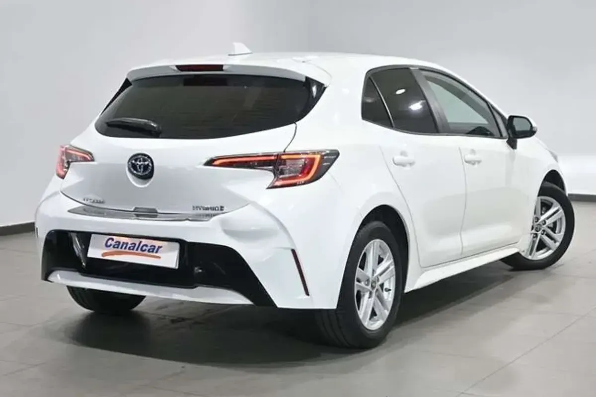 Usado Toyota Corolla Cross Style 97 CV (71 kW) 2023 Blanco SUV