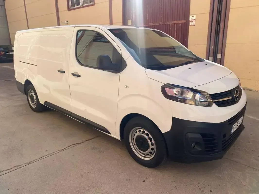 Usado Opel Vivaro 120 CV (88 kW) 2021 Blanco Monovolumen