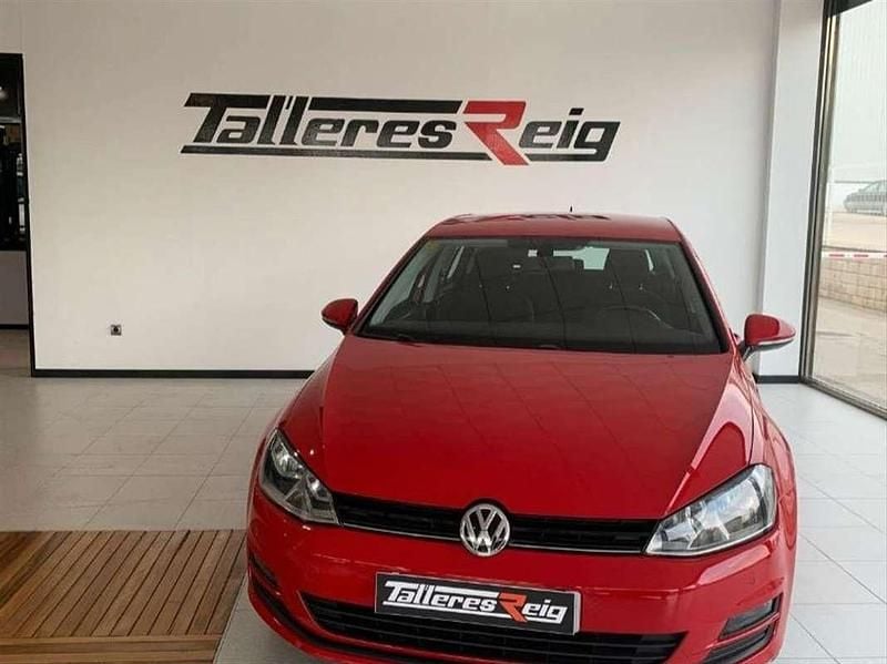 Usado VW Golf VII Advance 110 CV (80 kW) 2017 Burdeos Utilitario