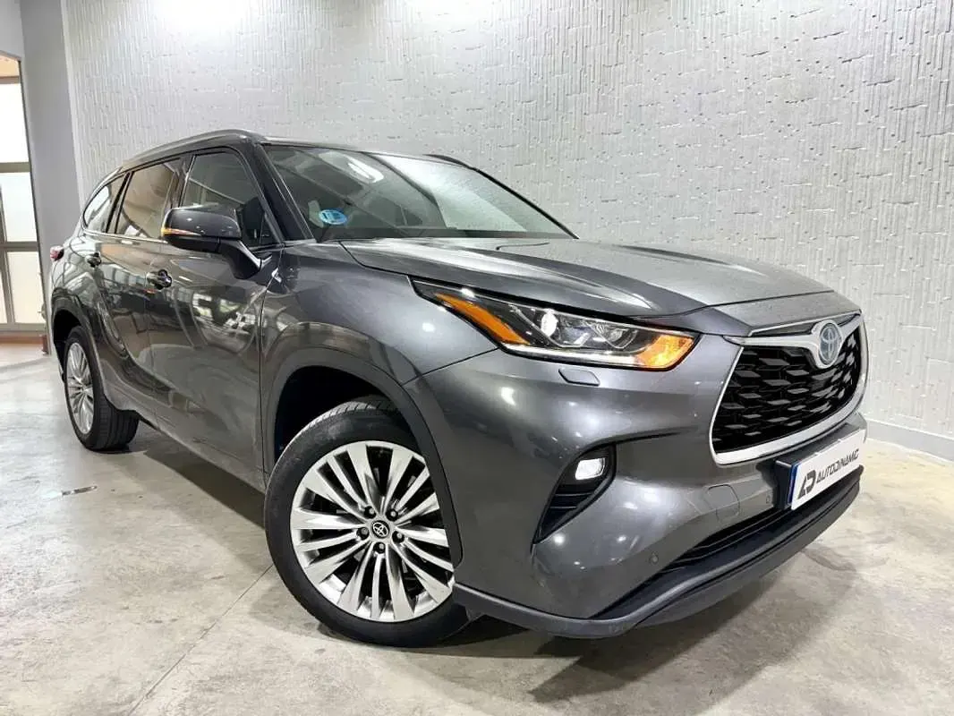 Usado Toyota Highlander Advance 247 CV (181 kW) 2024 Gris SUV