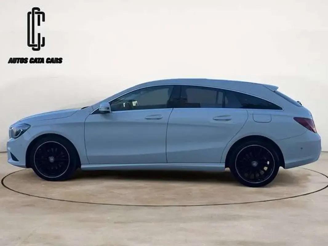 Usado Mercedes CLA200 Shooting Brake 136 CV (100 kW) 2015 Blanco Familiar