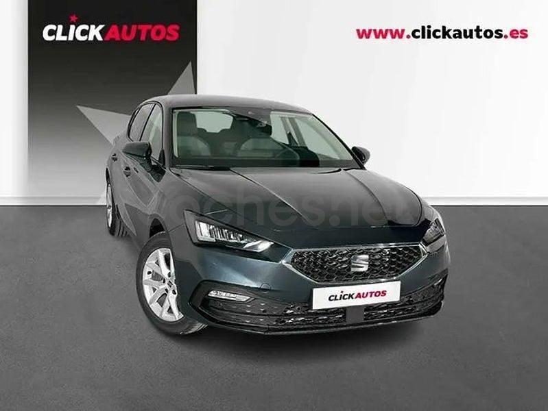 Usado Seat Leon Style 116 CV (85 kW) 2025 Gris / plata Berlina