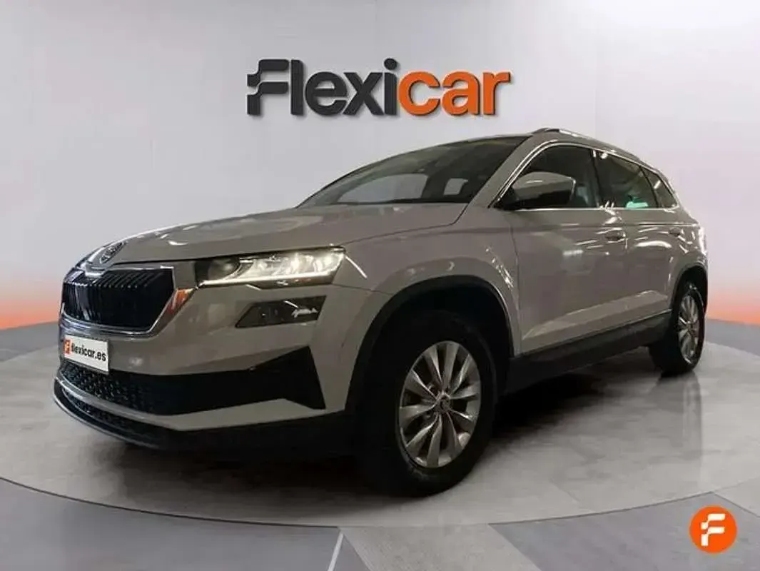 Usado Skoda Karoq 150 CV (110 kW) 2024 Blanco SUV