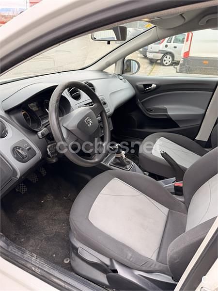 Usado Seat Ibiza 70 CV (51 kW) 2010 Blanco Berlina