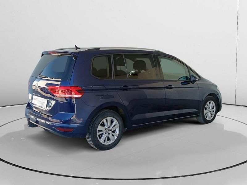 Usado VW Touran Advance 150 CV (110 kW) 2022 Gris Monovolumen