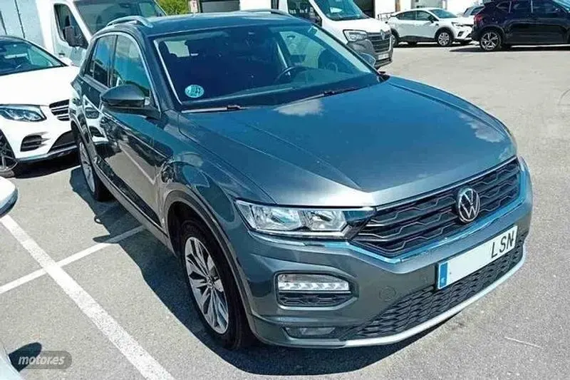 Usado VW T-Roc Advance 150 CV (110 kW) 2021 Gris SUV
