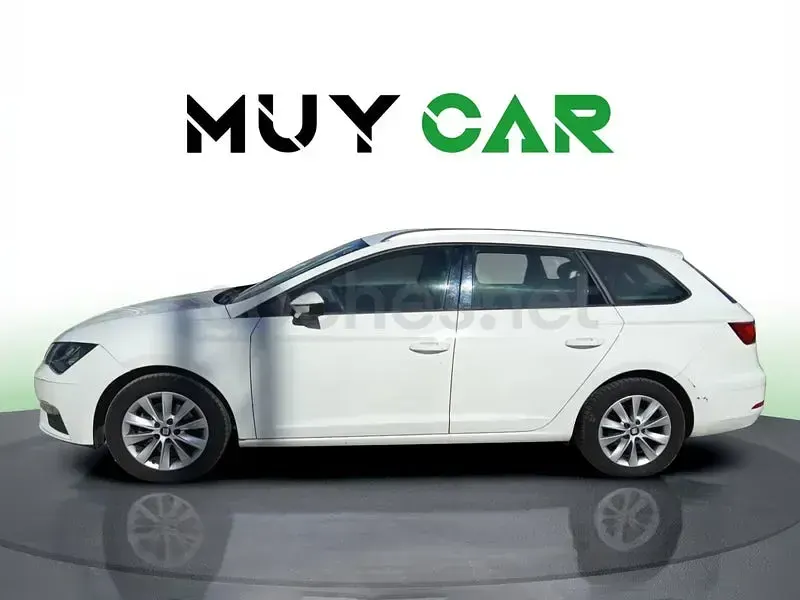 Usado Seat Leon Style 115 CV (84 kW) 2019 Blanco Familiar