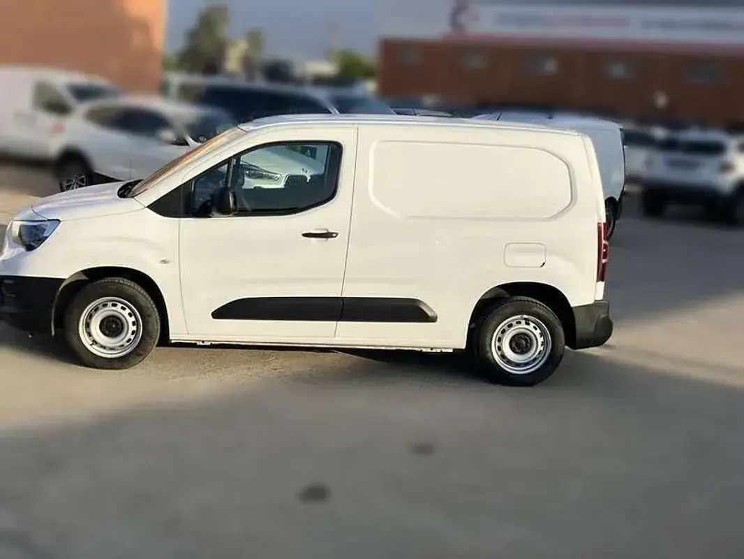 Usado Opel Combo 102 CV (75 kW) 2022 Blanco Monovolumen