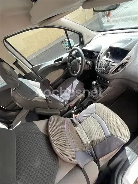 Usado Ford Tourneo Courier Ambiente 75 CV (55 kW) 2016 Blanco Monovolumen