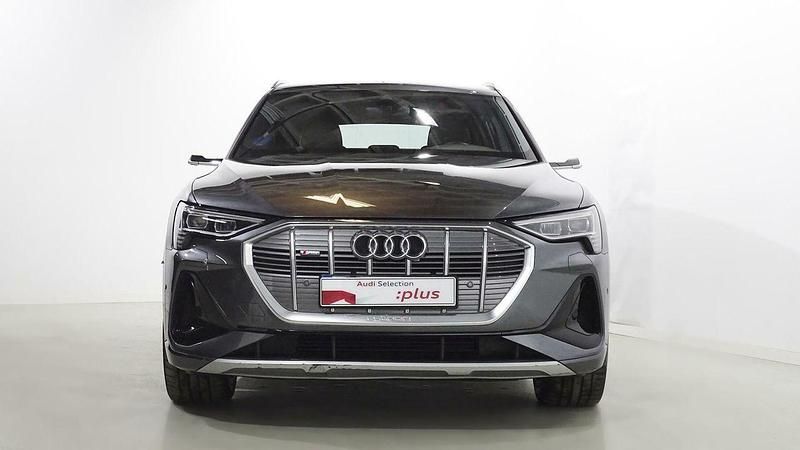 Usado Audi e-tron S-Line 300 kW (408 CV) 2021 Gris SUV