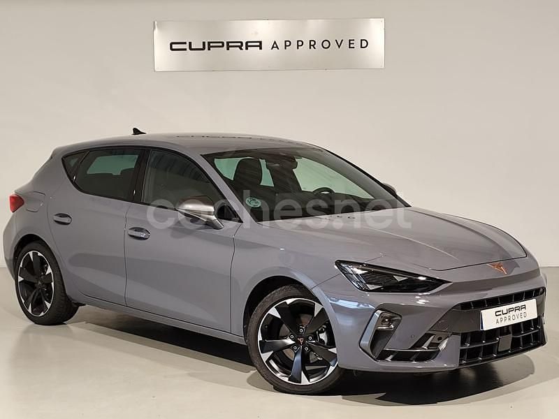 Gris / plata Usado 2024 Cupra Leon Berlina | 27.900 € (Precio justo) - Imagen 1/4