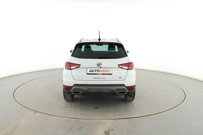 Usado Seat Arona FR 110 CV (80 kW) 2023 Blanco SUV