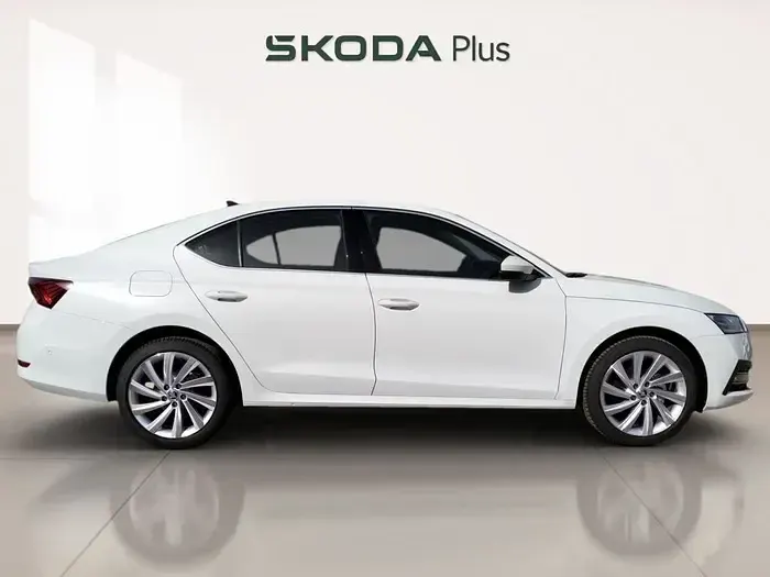 Nuevo Skoda Octavia Selection 116 CV (85 kW) 2025 Blanco