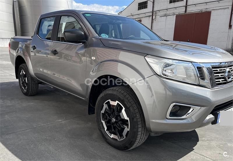 Usado Nissan Navara Acenta 190 CV (139 kW) 2021 Gris / plata Pickup/Camioneta