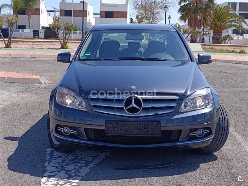 Usado Mercedes C200 Avantgarde 136 CV (100 kW) 2010 Azul Berlina