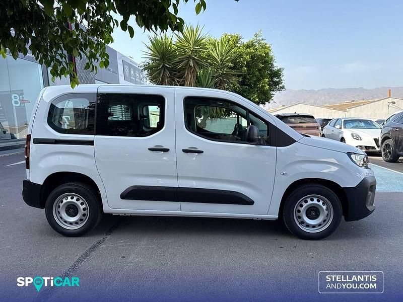 Novo Opel Combo Edition 100 HP (73 kW) 2025 Branco Monovolume