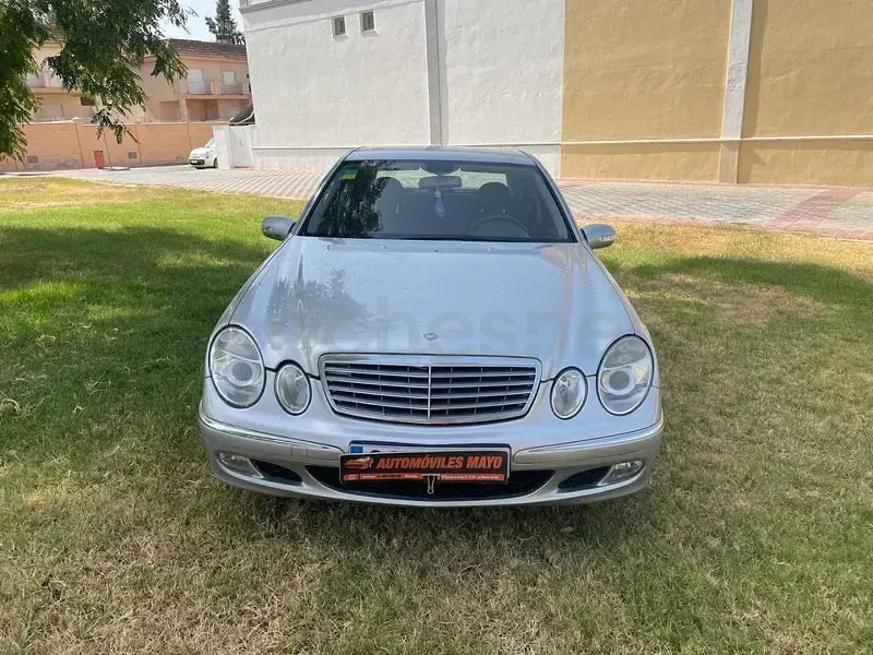 Usado Mercedes C220 Elegance 143 CV (105 kW) 2002 Gris / plata Berlina