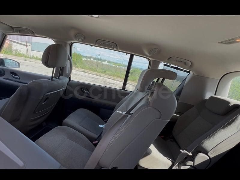 Usado Renault Espace Expression 120 CV (88 kW) 2006 Beige Monovolumen