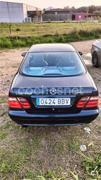 Azul Usado 2000 Mercedes CLK230 Avantgarde Coupe | 6500 € - Imagen 1/4