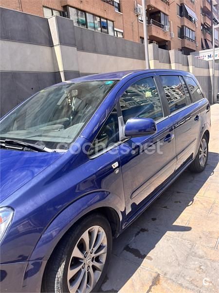 Usado Opel Zafira Essentia 110 CV (80 kW) 2011 Azul Monovolumen
