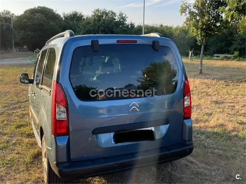 Usado Citroën Berlingo XTR 114 CV (83 kW) 2014 Azul Monovolumen