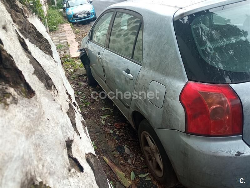 Usado Toyota Corolla Terra 97 CV (71 kW) 2005 Azul Berlina