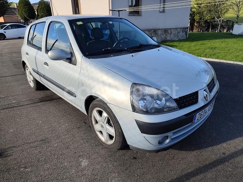 Usado Renault Clio II Expression 80 CV (58 kW) 2003 Gris / plata Berlina