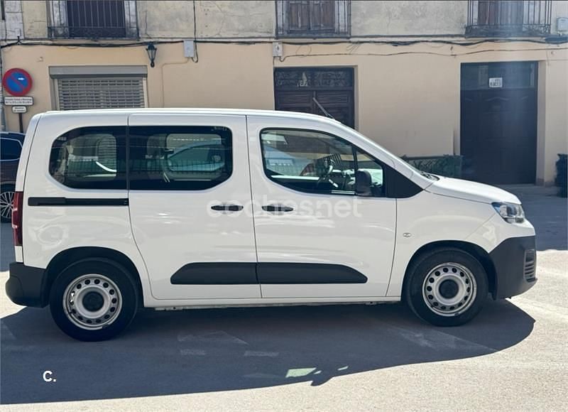 Usado Citroën Berlingo Live 102 CV (75 kW) 2020 Blanco Monovolumen