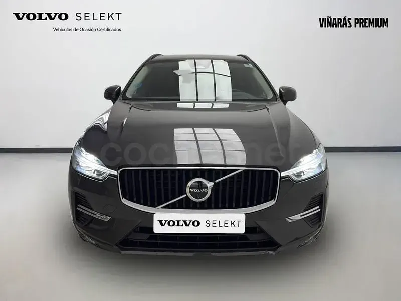 Usado Volvo XC60 Core 250 CV (183 kW) 2025 Gris / plata SUV