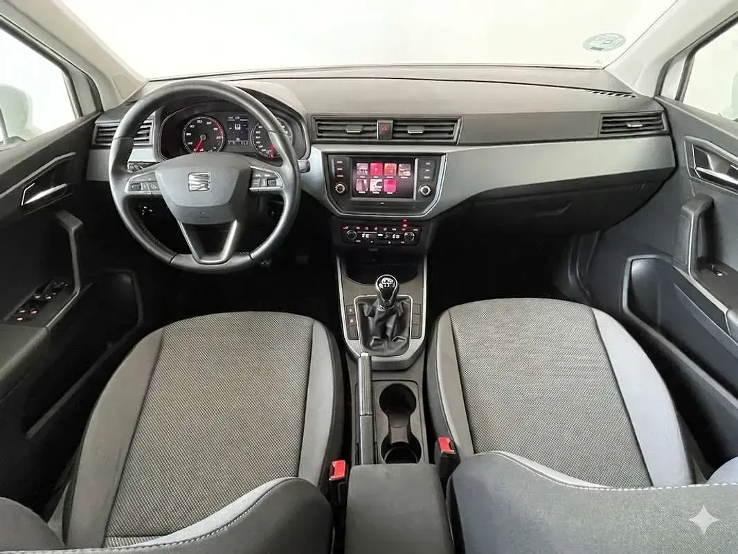 Usado Seat Arona Ecomotive 116 CV (85 kW) 2019 Blanco SUV