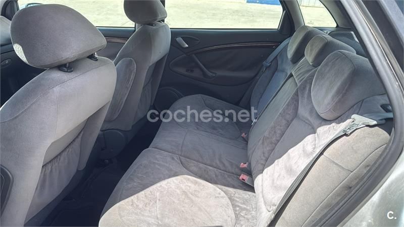Usado Citroën C5 110 CV (80 kW) 2003 Gris / plata Berlina
