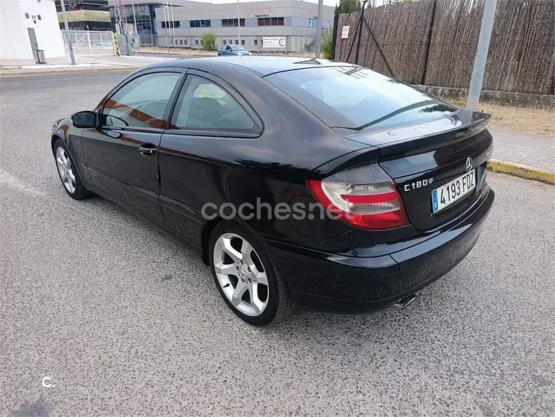 Usado Mercedes C180 Sport Edition 143 CV (105 kW) 2006 Negro Berlina
