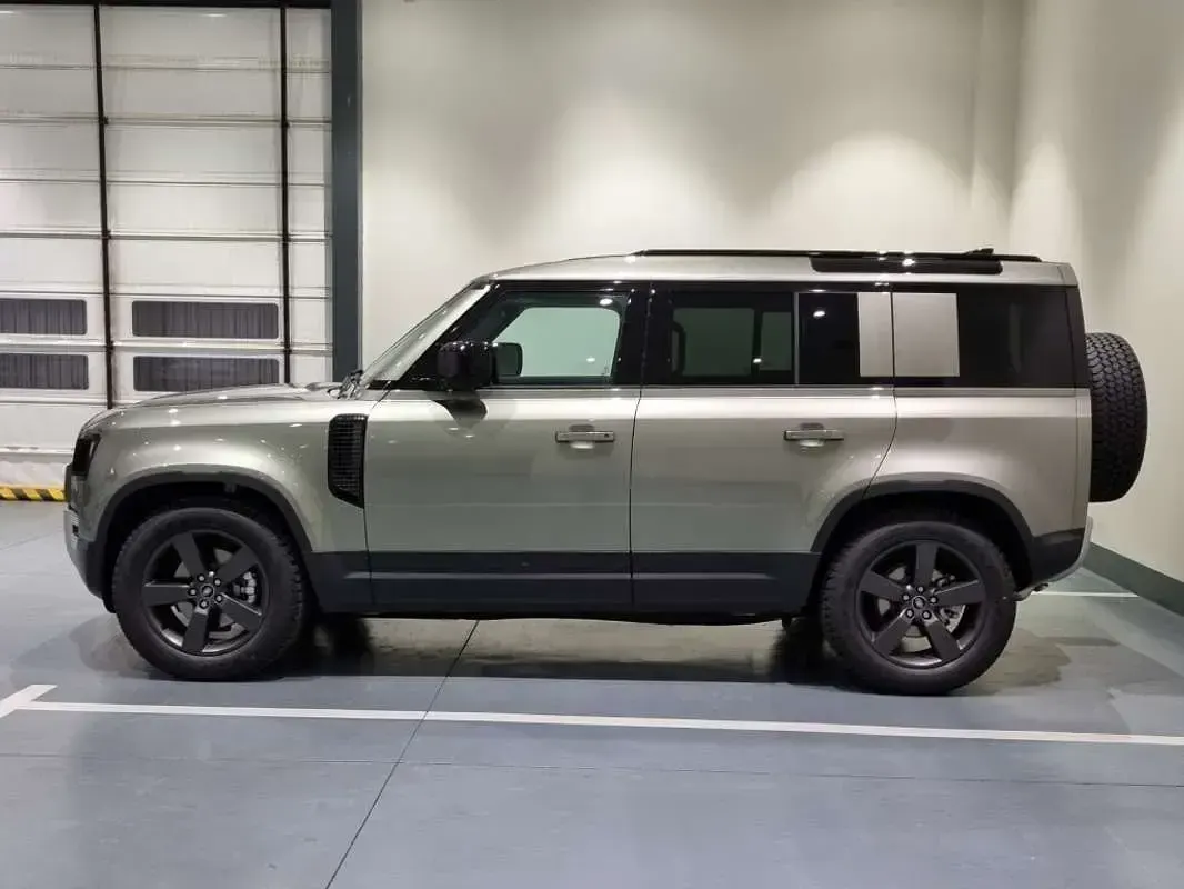Usado Land Rover Defender S 249 CV (183 kW) 2024 Verde SUV