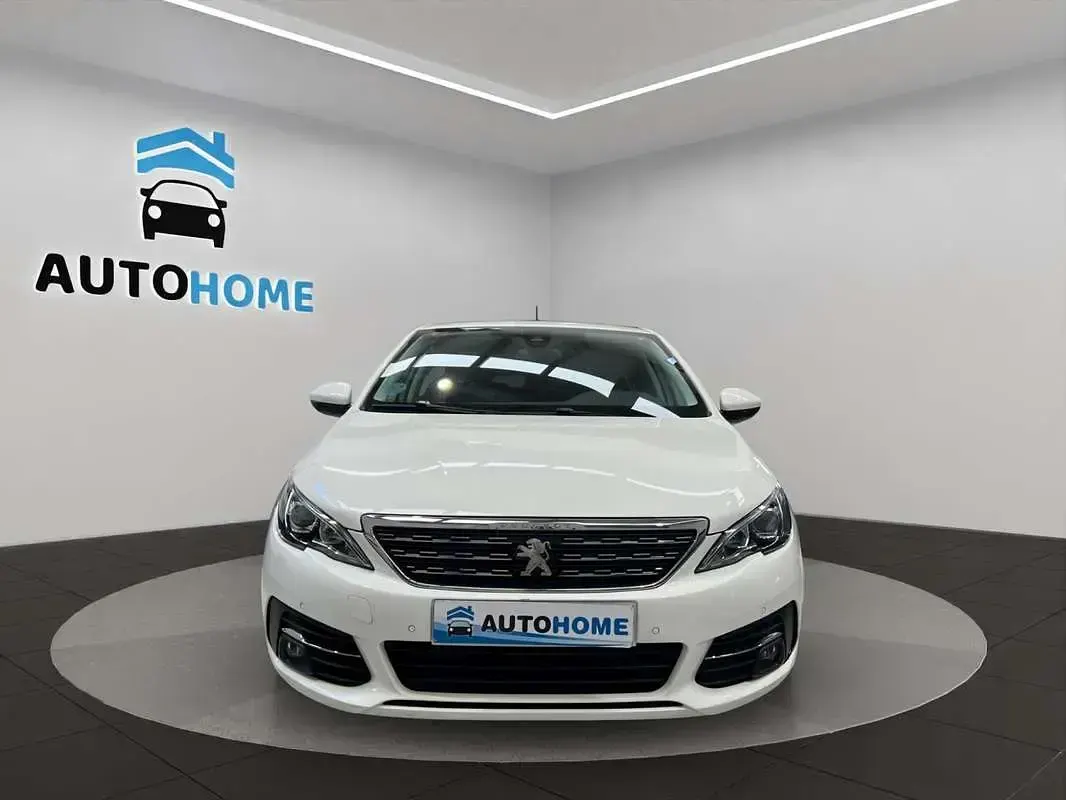 Usado Peugeot 308 Active 110 CV (80 kW) 2021 Blanco Utilitario