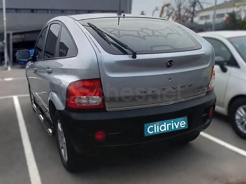 Usado Ssangyong (KGM) Actyon 141 CV (103 kW) 2007 Gris / plata SUV
