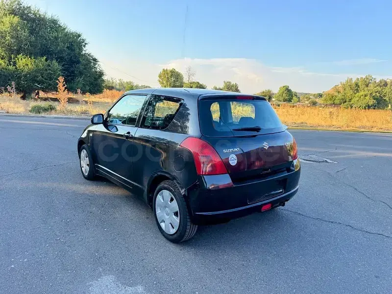 Usado Suzuki Swift GL 92 CV (67 kW) 2007 Negro Utilitario