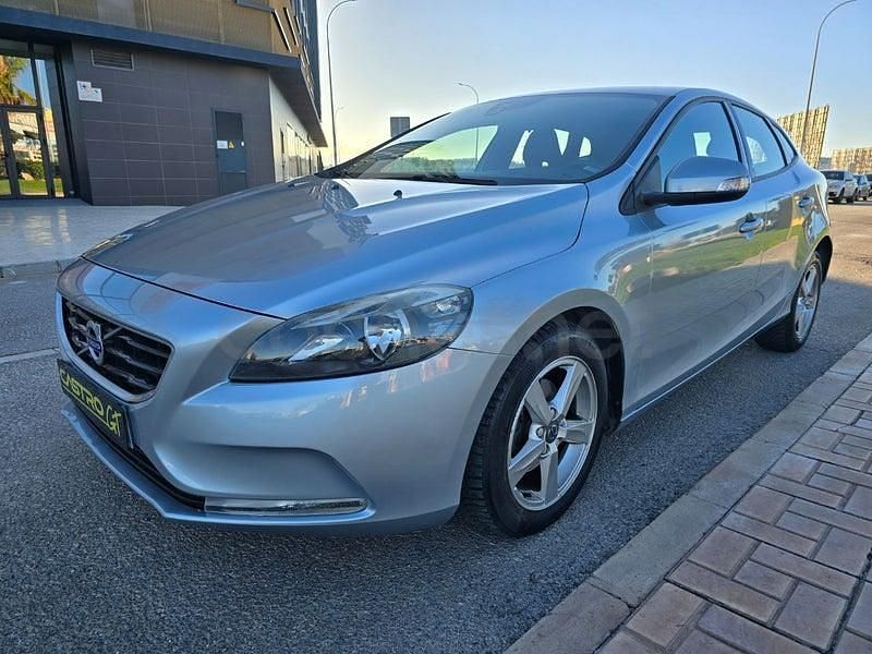 Usado Volvo V40 Momentum 115 CV (84 kW) 2015 Gris / plata Berlina
