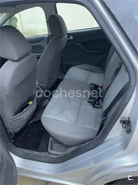 Käytetty Ford Focus Trend 115 HP (84 kW) 2008 Harmaa Sedan