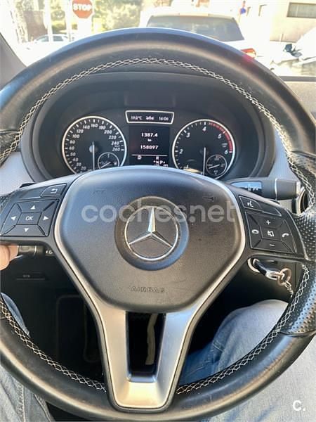 Usado Mercedes B180 109 CV (80 kW) 2013 Blanco Monovolumen