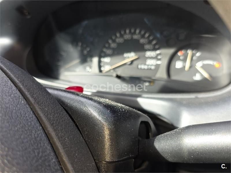 Usado Ford Escort 90 CV (66 kW) 1996 Verde Berlina