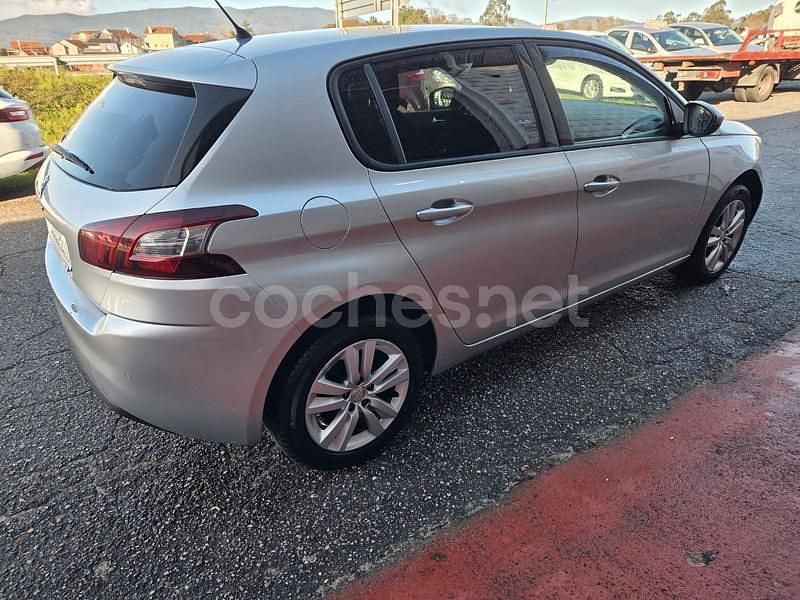 Usado Peugeot 308 Style 100 CV (73 kW) 2016 Gris / plata Berlina