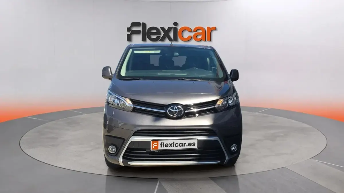 Usado Toyota Proace Verso 145 CV (106 kW) 2023 Beige Familiar