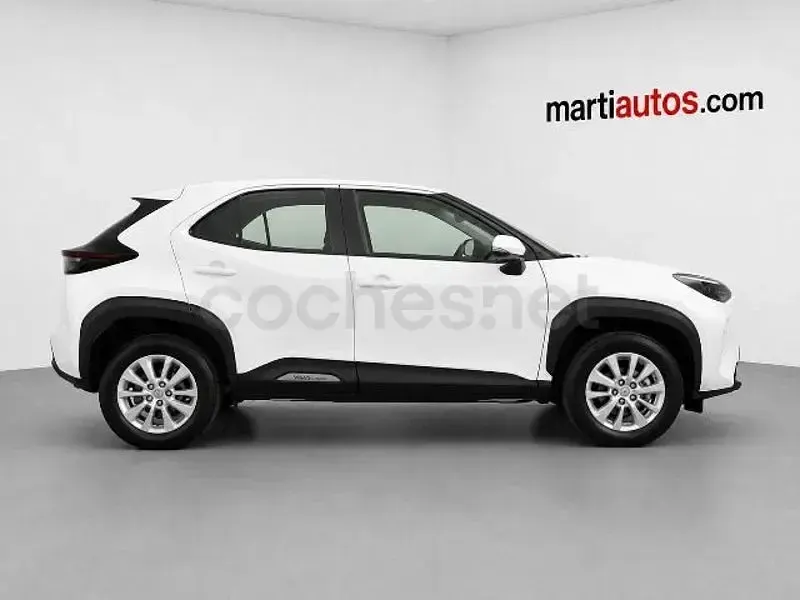 Usado Toyota Yaris Cross Business Edition 116 CV (85 kW) 2022 Blanco SUV