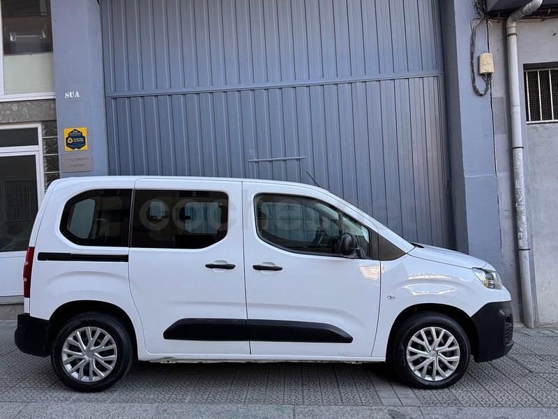 Usado Citroën Berlingo Feel 102 CV (75 kW) 2021 Blanco Monovolumen