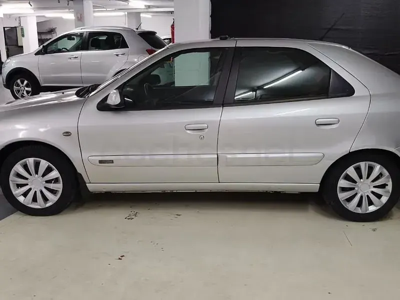 Käytetty Citroën Xsara Exclusive 110 HP (80 kW) 2002 Harmaa Sedan