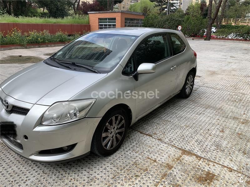 Gris / plata Usado 2007 Toyota Auris Berlina | 4490 € (Buen precio) - Imagen 1/2