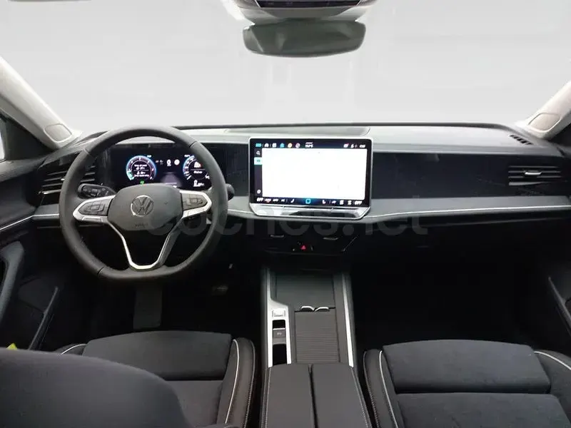 Usado VW Passat Business 122 CV (89 kW) 2025 Blanco Familiar
